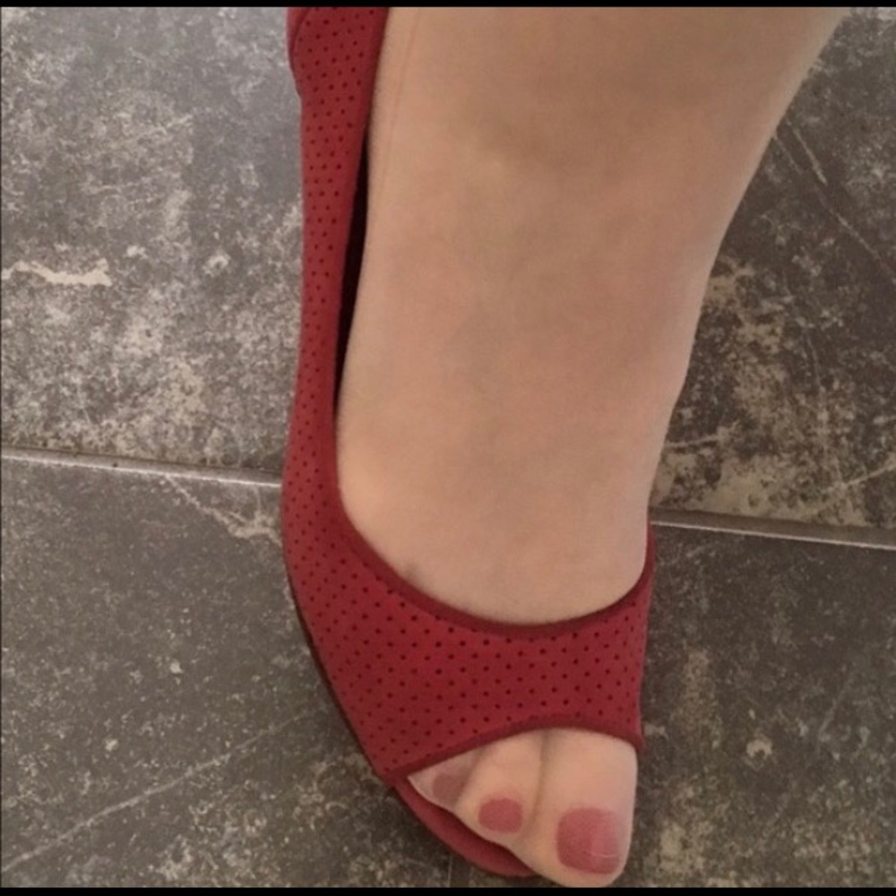 Authentic Manolo peep toe flats.